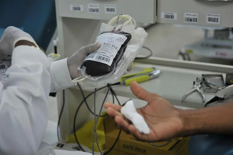 Municípios deverão dar ampla publicidades nos meios oficiais de comunicação sobre a possibilidade da doação de sangue por parte da população LGBT | Foto: Felipe Iruatã | Ag. A Tarde