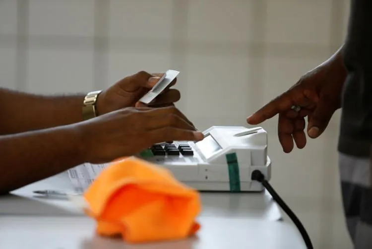 Alcolumbre avalia que dispensar o uso da biometria ajudaria na questão da saúde pública | Foto: Raul Spinassé | Ag. A TARDE