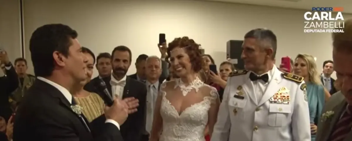 O ex-ministro na Justiça como padrinho no casamento de Carla Zambelli