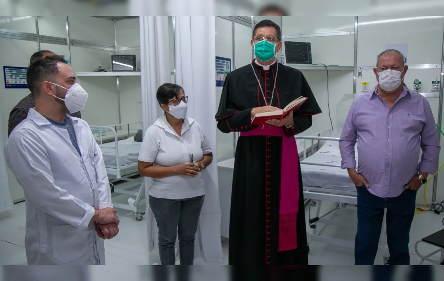 O bispo Dom Jailton Lino fez uma bênção especial e pediu a misericórdia e proteção aos pacientes e trabalhadores que passarem pela unidade.