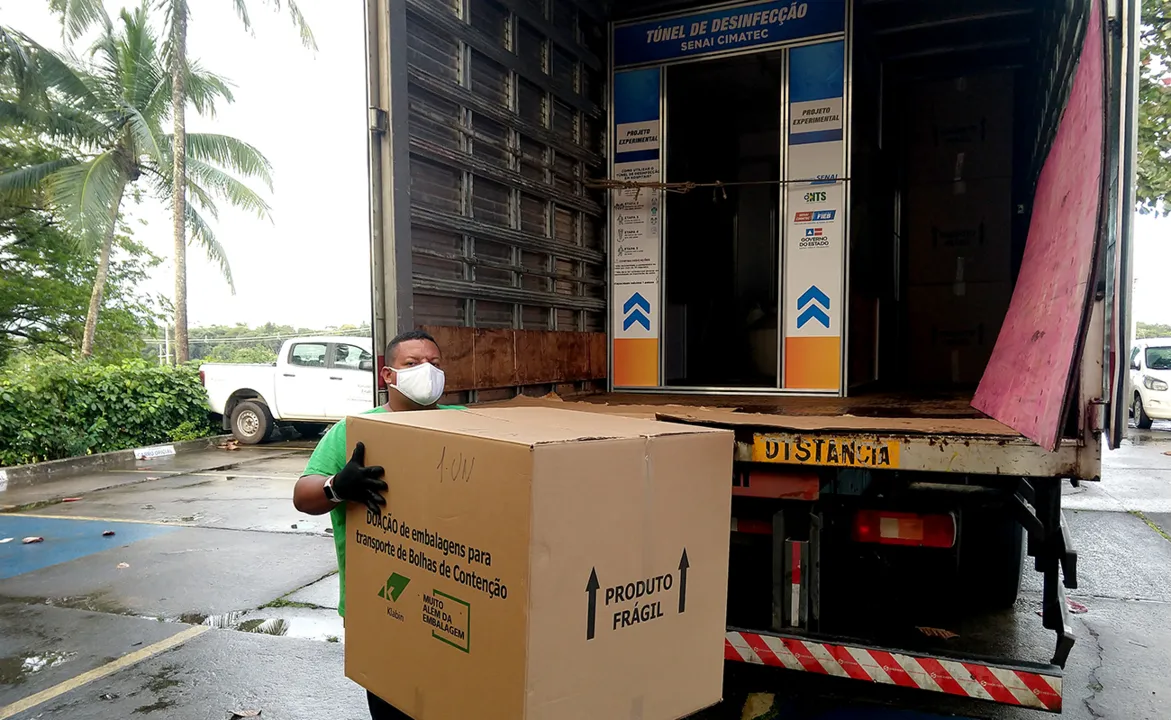 Além dos túneis, o Governo do Estado enviou bolhas de contenção, máscaras de TNT e protetores faciais.