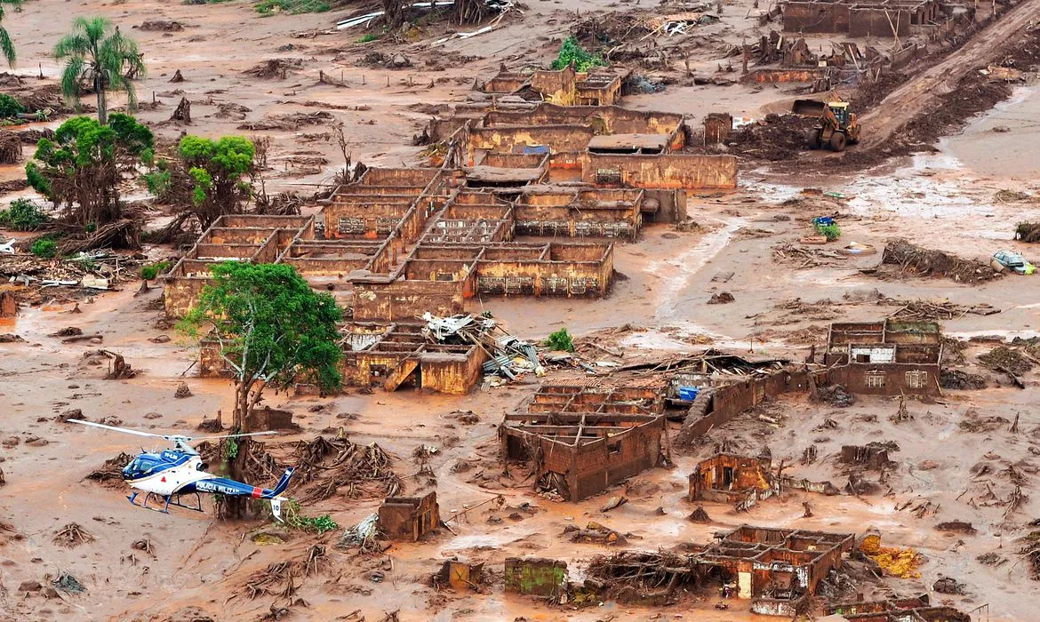 Barragem se rompeu em 5 de novembro de 2015, deixando 19 mortos | Foto: Antonio Cruz | Agência Brasil