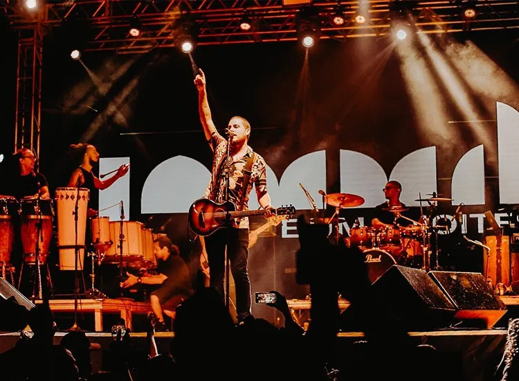 Vocalista informou que saída da banda foi 'amistosa e elegante' | Foto: Reprodução | Instagram