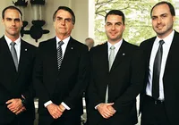 Filhos de Bolsonaro criticam PL das fake news aprovado no Senado