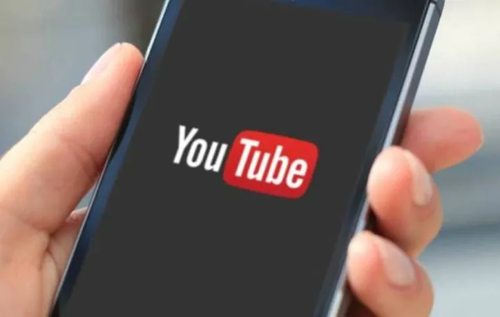 Os internautas ficaram surpresos com o que consideraram uma censura da plataforma digital YouTube, ao verificarem a retirada da transmissão ao vivo – live – da aula Preconceito e Ambiente de Trabalho