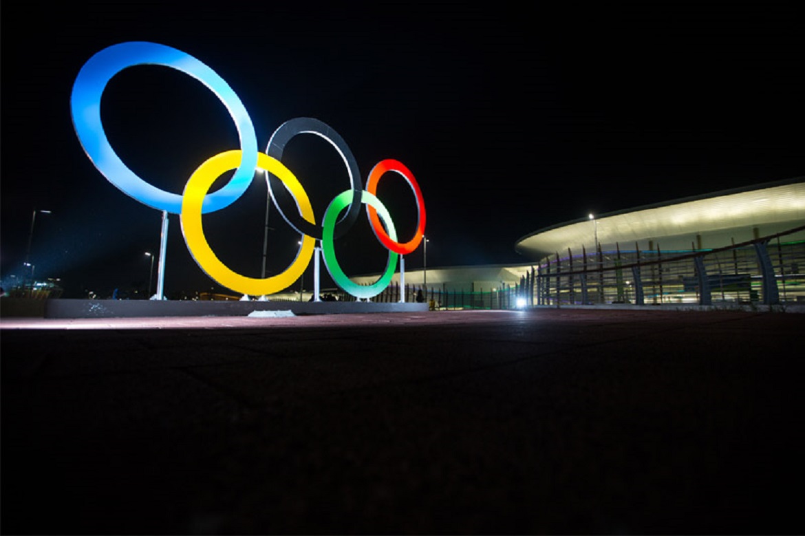 Desenho dos anéis olímpicos é leiloado por 185 mil euros