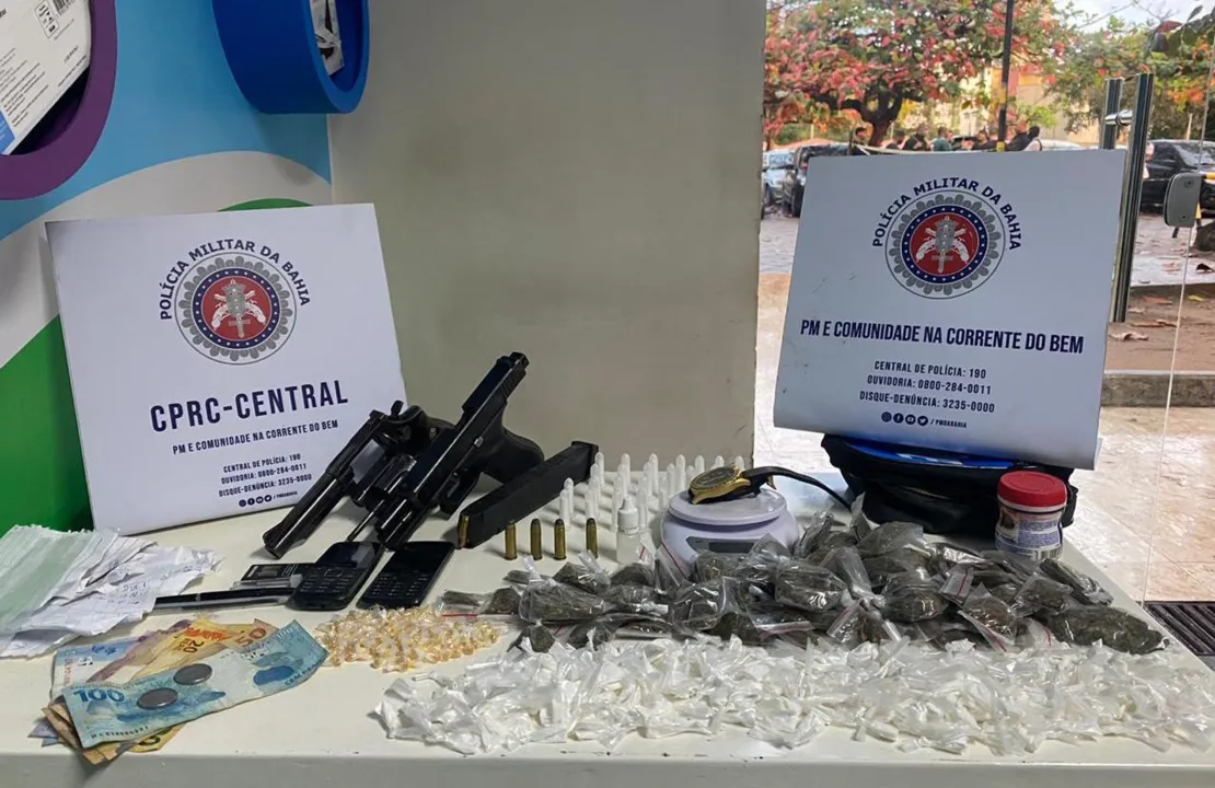 Na operação, foram apreendidas armas, munições e drogas | Foto: Divugação | SSP