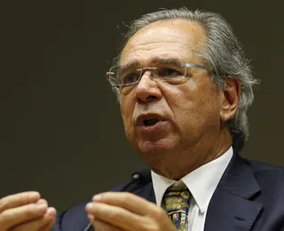 “Jamais esteve sob análise privatizar o SUS”, diz Guedes