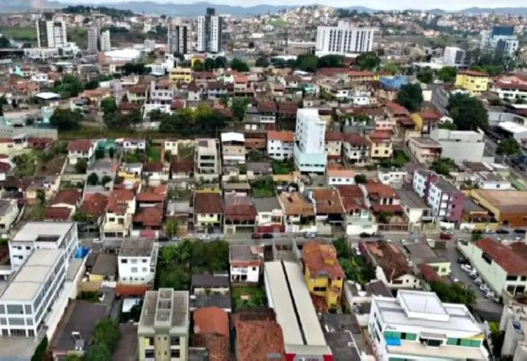 O homem não se importou com quem estava ao seu redor | Foto: Reprodução