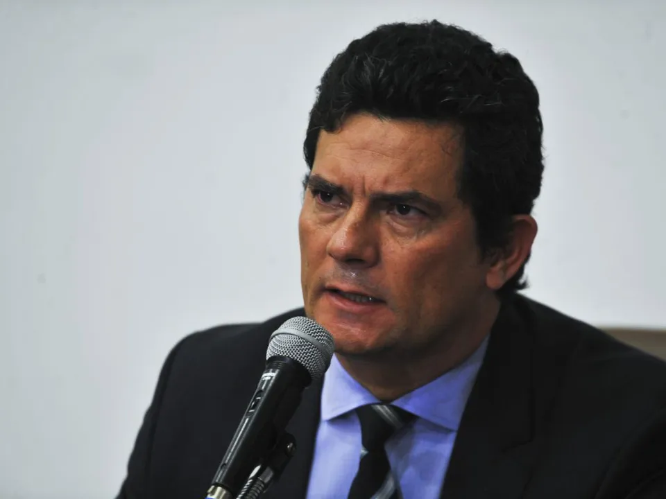 A determinação prevê o uso de tornozeleira eletrônica para os dois hackers | Foto: Marcello Casal Jr | Agência Brasil
