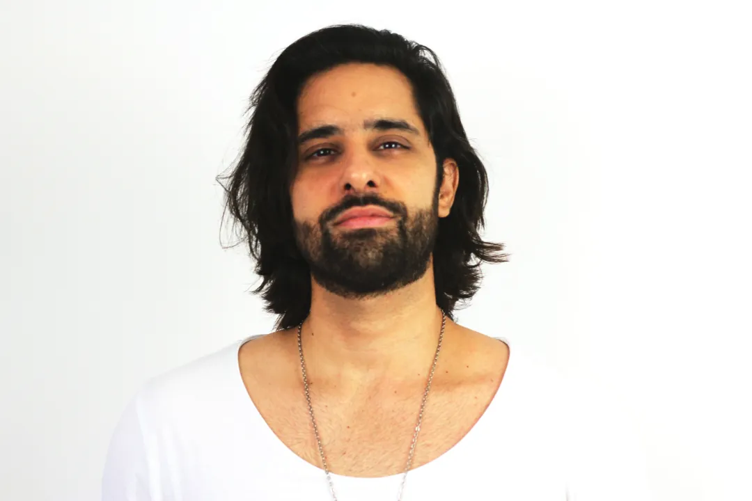 Cantor baiano, Victor Pedreira lança música nova inspirada no amor e no cotidiano