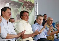Bolsonaro entrega títulos de propriedade rural em Mato Grosso