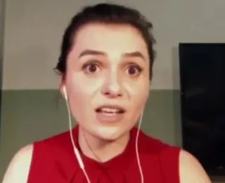 Monica Iozzi lamenta entrevistas com Bolsonaro no CQC: "foi muito mais inteligente que eu"
