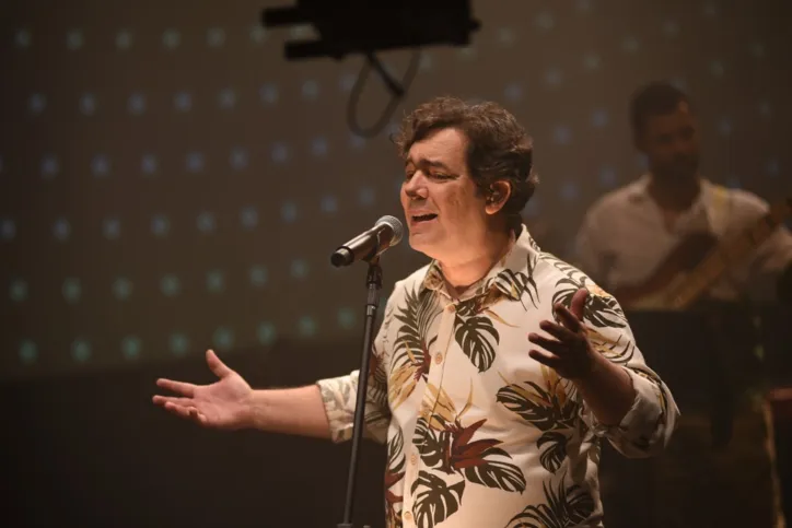 Cantor Luís Martins registra pluralidade musical em novo trabalho