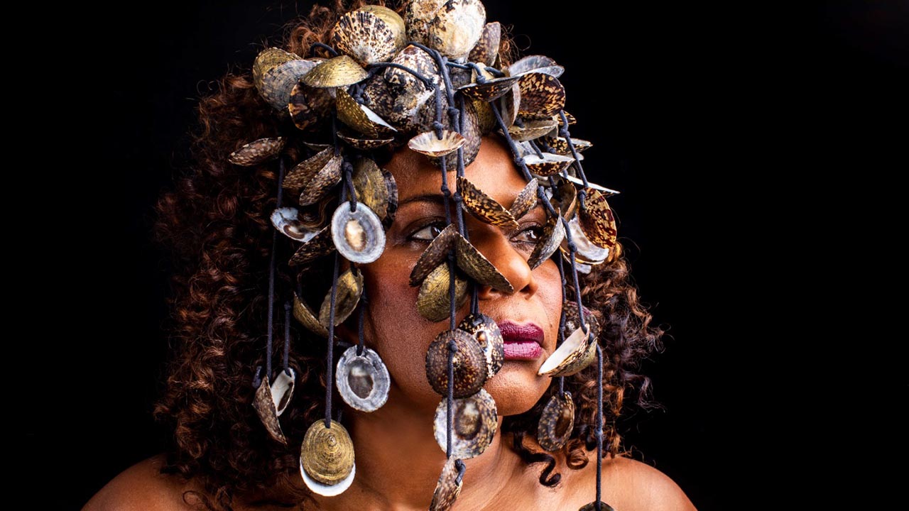 Imagem ilustrativa da imagem Margareth Menezes celebra indicação ao Grammy Latino e reflete sobre representatividade negra