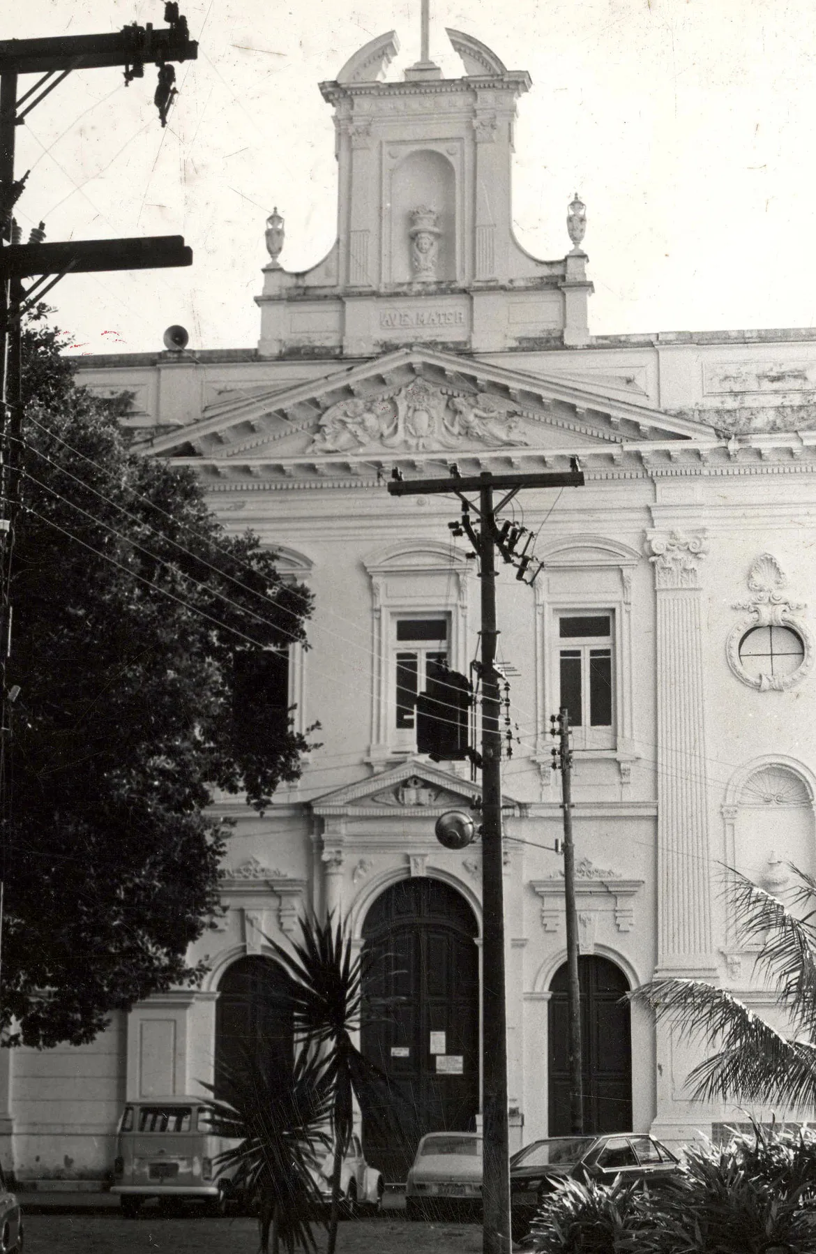 A igreja Nossa Senhora da Vitória, a segunda mais antiga do Brasil, em foto de 1976: intermediação de doações de empresários | Foto: Arquivo