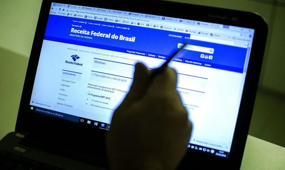 As declarações dos contribuintes ficam retidas para verificação de pendências e eventual correção dos erros | Foto: Marcelo Camargo | Agência Brasil