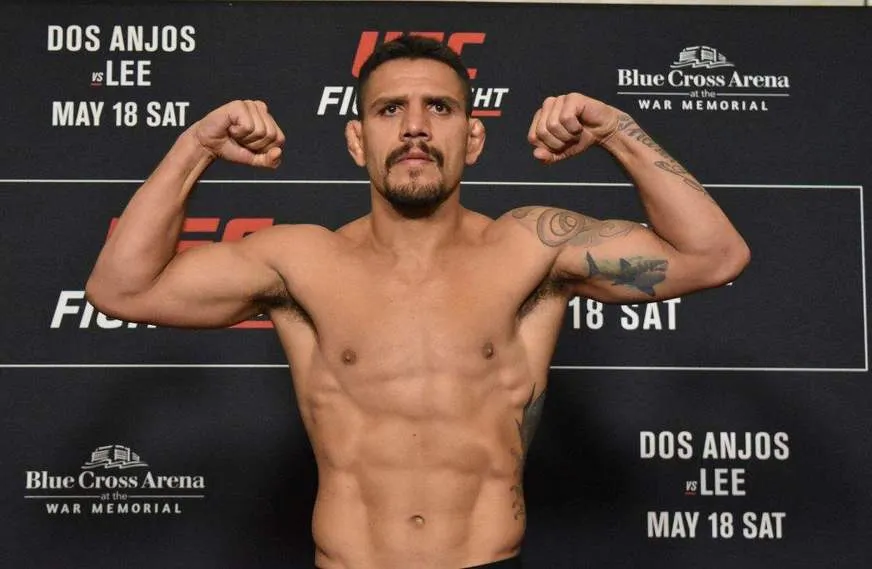 A luta em questão marcava o retorno de Dos Anjos para a categoria peso leve do UFC | Foto: Divulgação | UFC Brasil