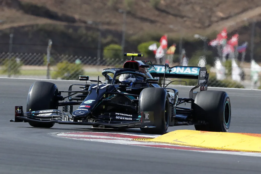 O piloto finlandês marcou a melhor volta em 1min17s940 no circuito de Algarve | Foto: Armando Franca | AFP