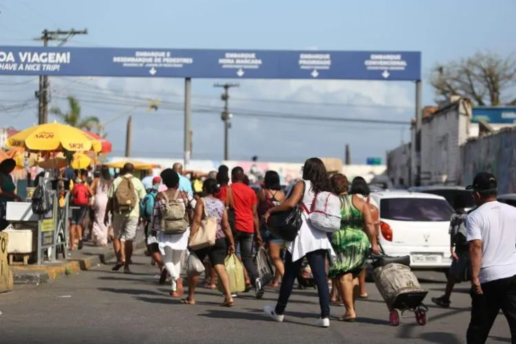 Verificou-se, recentemente, no terminal de São Joaquim, exceção com todas as honras para a 16ª CIPM, em diligência de moto, quando foi flagrado um dos ilegais, portando 13 bilhetes e 752 reais em dinheiro