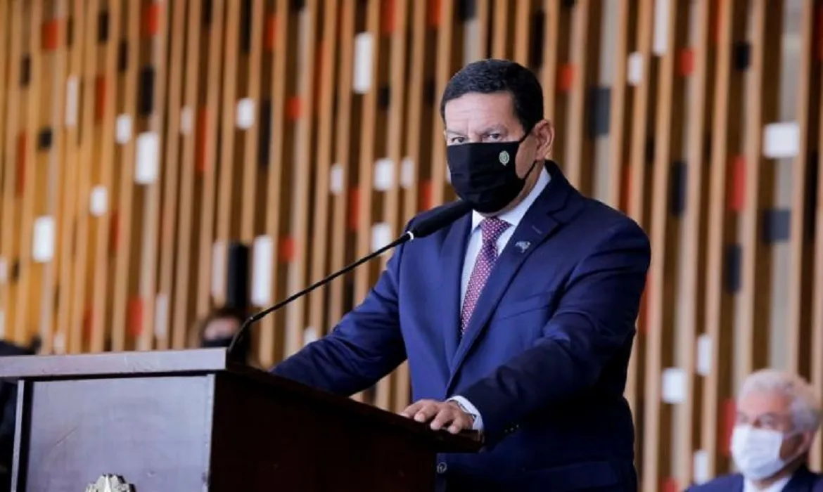 Mourão acrescentou que quando entra financiamento externo para dentro do Governo Federal ele impacta no teto de gastos | Foto: Romério Cunha | VPR
