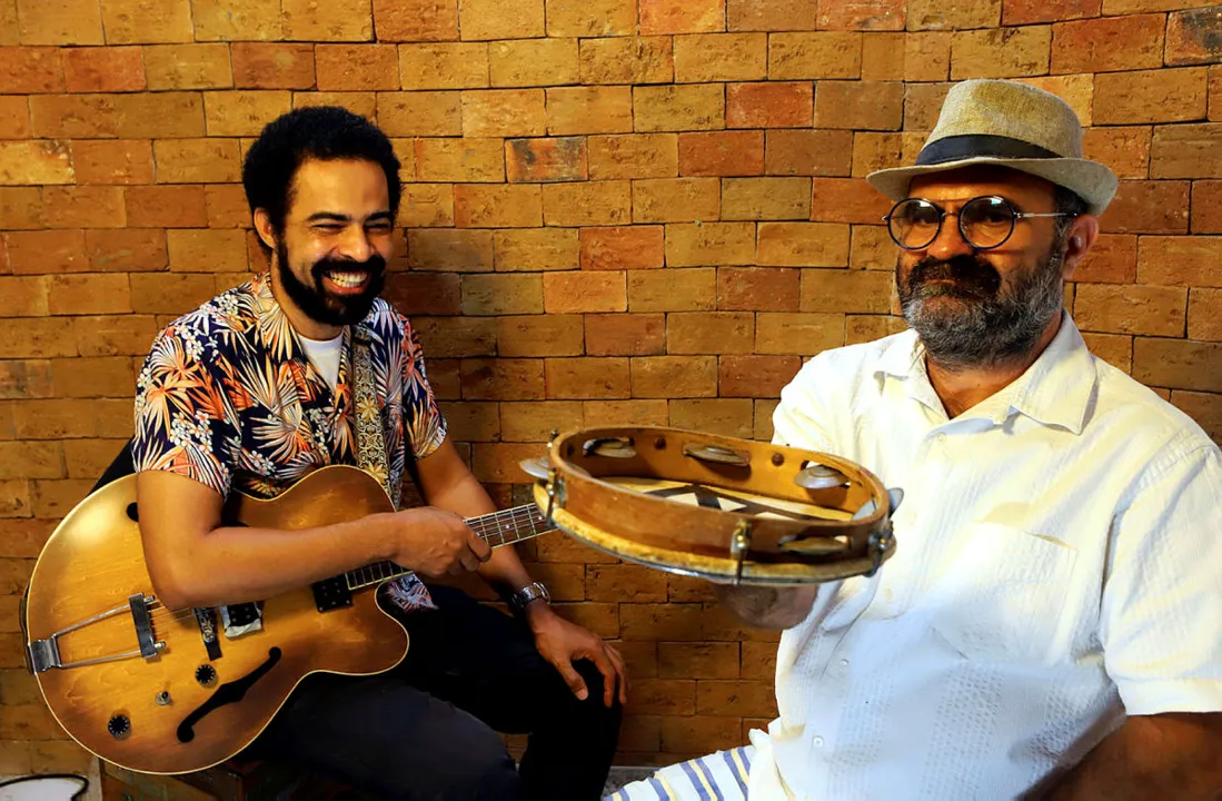 O guitarrista Cid Fiuza e o fundador do Africania, Bel da Bonita: vem aí O curador do museu do imaginário | Foto: Adilton Venegeroles | Ag. A TARDE