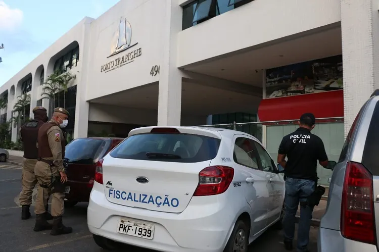 São cumpridos oito mandados de prisão e de busca e apreensão em Salvador, Camaçari, Feira de Santana e São Gonçalo dos Campos, na Bahia, além de Itajaí (SC) | Foto: Divulgação | SSP-BA