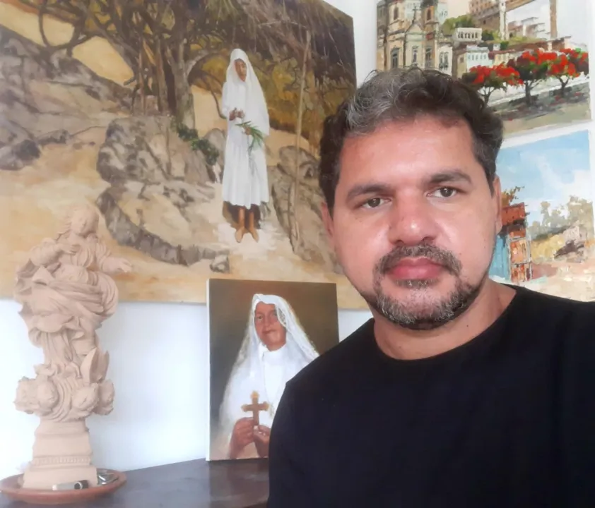Artista apresenta gratuitamente 24 obras produzidas com pinturas de alto contraste