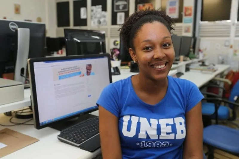 O programa Mais Futuro oferece uma bolsa de R$ 300 para quem estuda a até 100 quilômetros de onde mora e de R$ 600 para os que vivem a uma distância maior