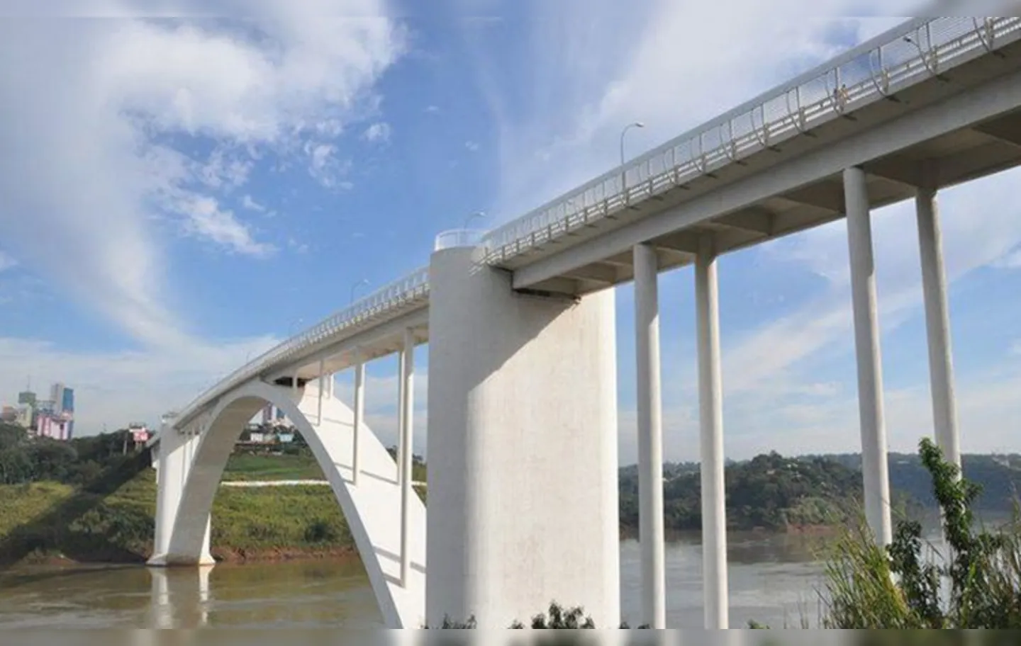 Ponte da Amizade é a principal porta de entrada e saída do Paraguai | Foto: Divulgação | Denit