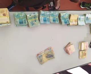 Polícia apreende R$ 112 mil escondidos em sacos plásticos no interior de veículo