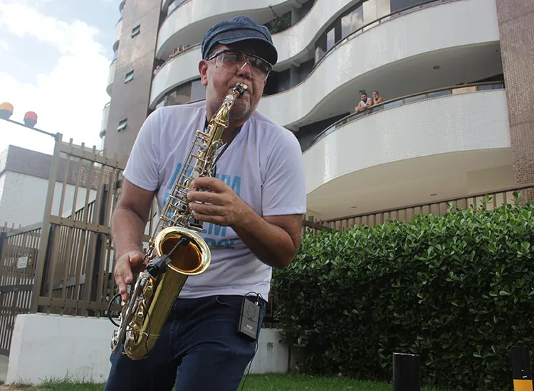 Ação conta com apresentação do saxofonista Vinicius Factum, o Vini Sax | Foto: Divulgação