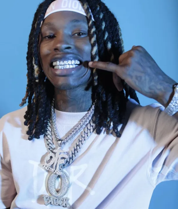 O rapper tinha avisado que nesta sexta-feira estaria lançado o clipe Armed & Dangerous | Foto: Reprodução | Instagram