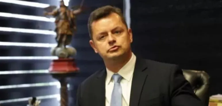 Advogado Cláudio Gastão da Rosa Filho já representou Olavo de Carvalho e a ativista Sara Giromini | Foto: Reprodução | YouTube