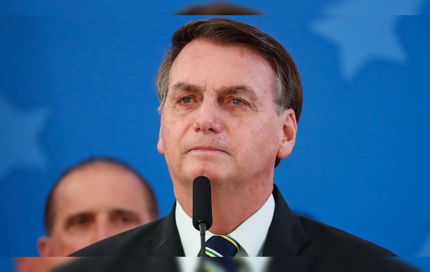 Bolsonaro comemorou a interrupção do estudo clínico da vacina CoronaVac