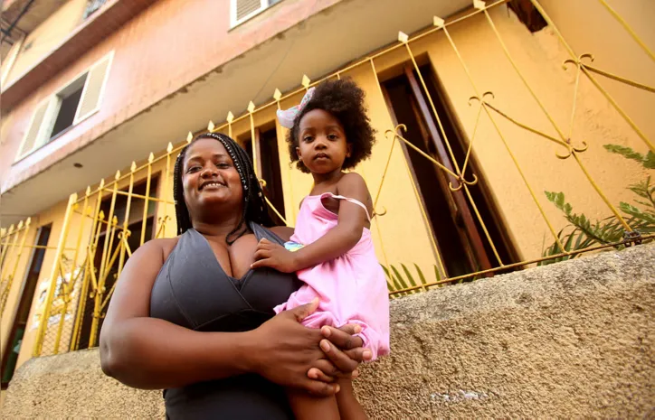 Imagem ilustrativa da imagem Mães negras enfrentam desafio diário de criar filhos empoderados