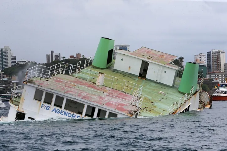 Afundamento do ferry Agenor Gordilho pode aquecer turismo subaquático na Bahia