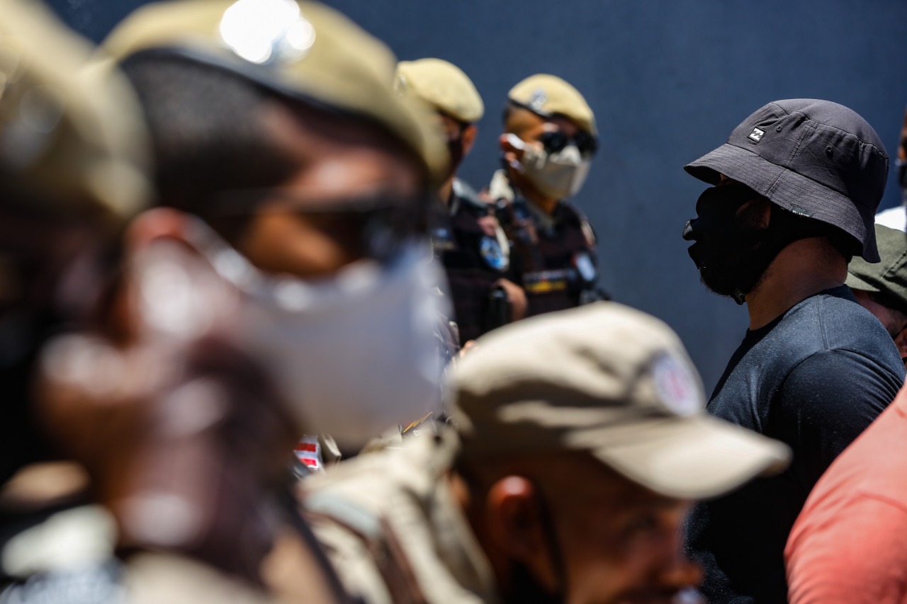 Ato em frente a rede de supermercado reforça luta contra racismo