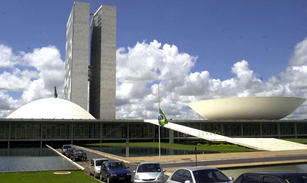 Três partidos como PT, MDB e DEM, concentram a maior parte da elite parlamentar, segundo levantamento I Foto: Agência Brasil
