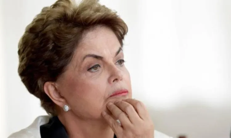 No documento, a presidente avalia que o presidente insulta, além dela, outras milhares de vítimas da ditadura militar I Foto: Evaristo Sá I AFP