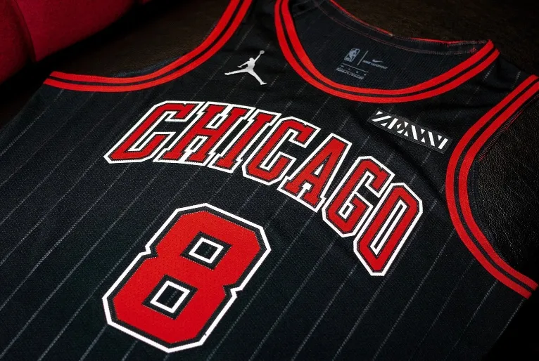 A marca possui filiação com a Nike e ficou marcada por produzir as icônicas basqueteiras que Jordan utilizava | Foto: Divulgação