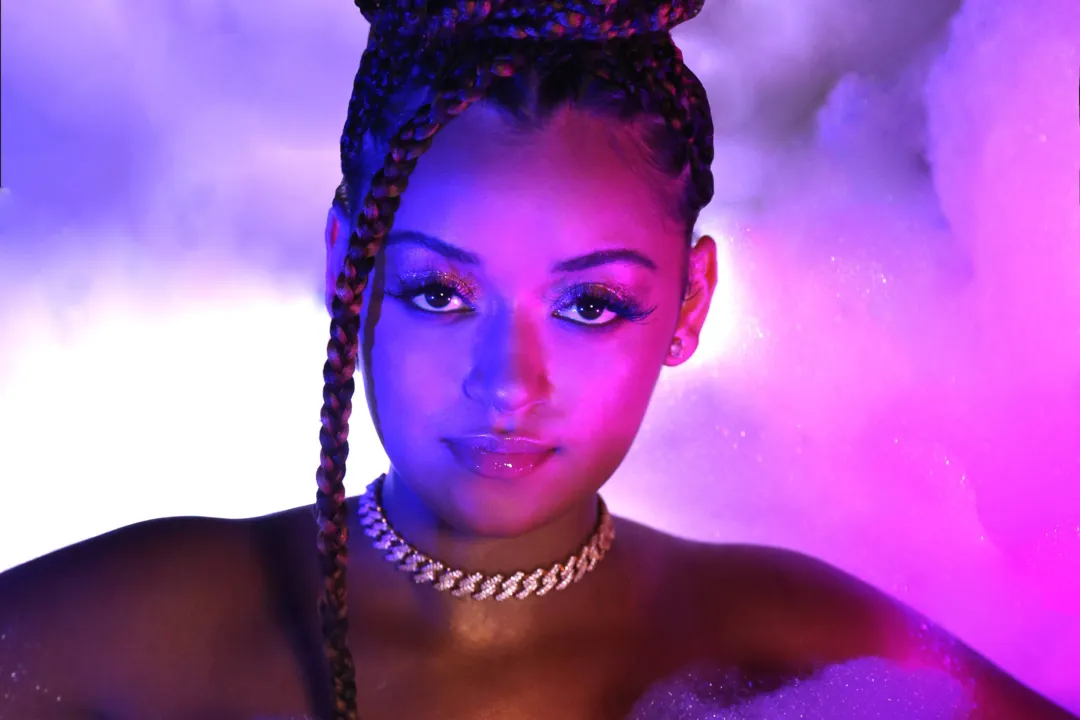 Camilly Victória estreia carreira com o single "On The Low" | Foto: Lili Vilhena | Divulgação