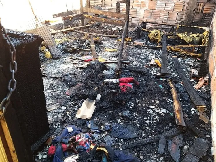 Crianças estavam trancadas em casa | Foto: Eldérico Silva | Rede Amazônica