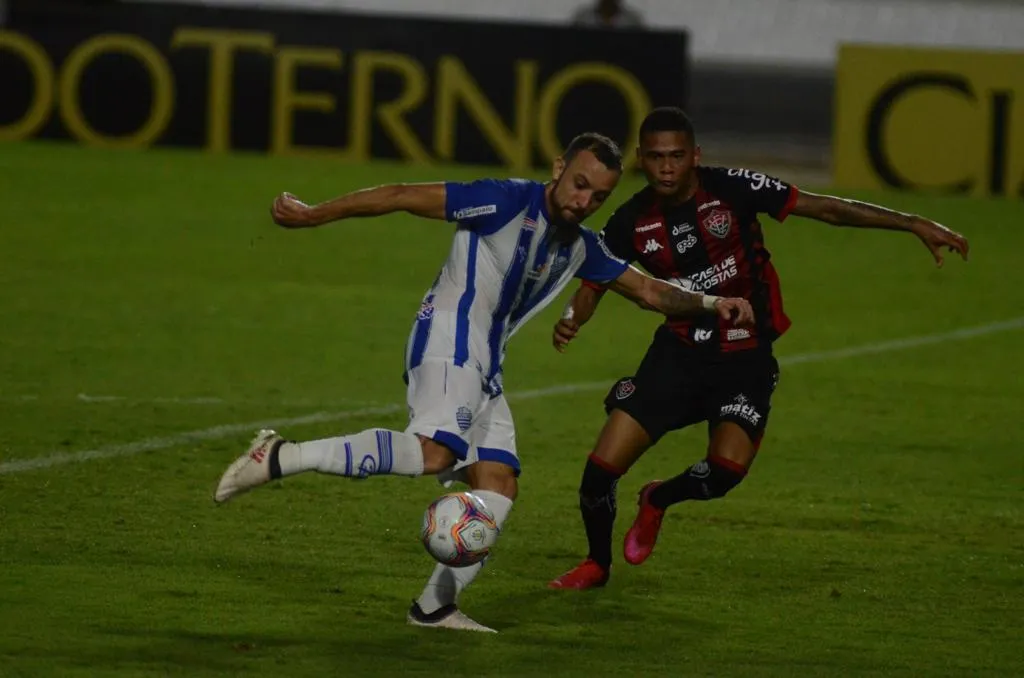 Rubro-Negro não resistiu ao time alagoano e perdeu por 3 a 0 | Foto: Augusto Oliveira | CSA