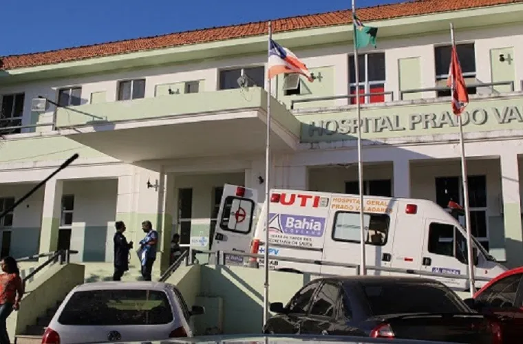 Jovem retrucou apelido e foi espancado por três homens