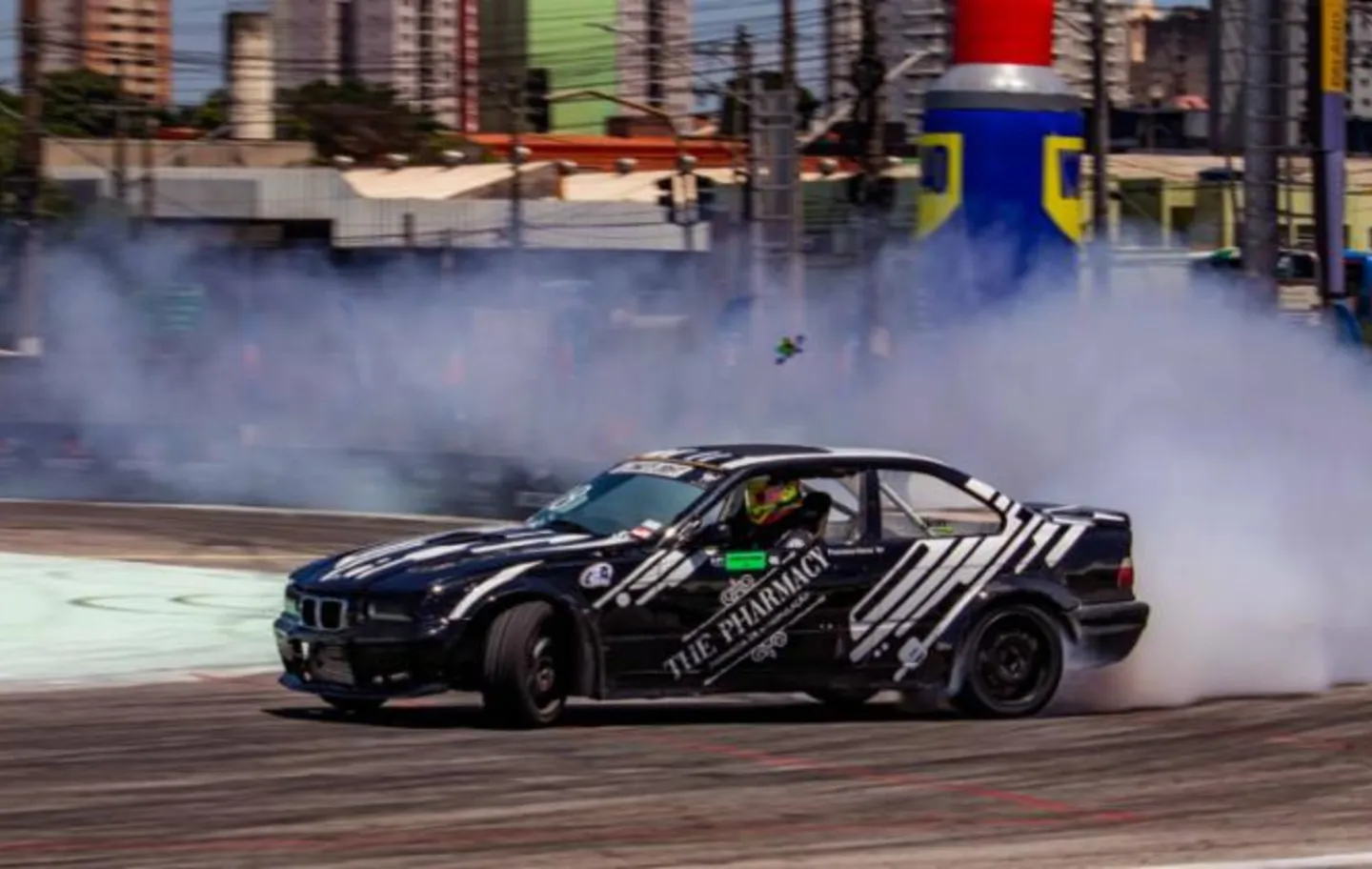 Vídeo em 360 graus mostra como é ser um piloto profissional de drift -  TecMundo