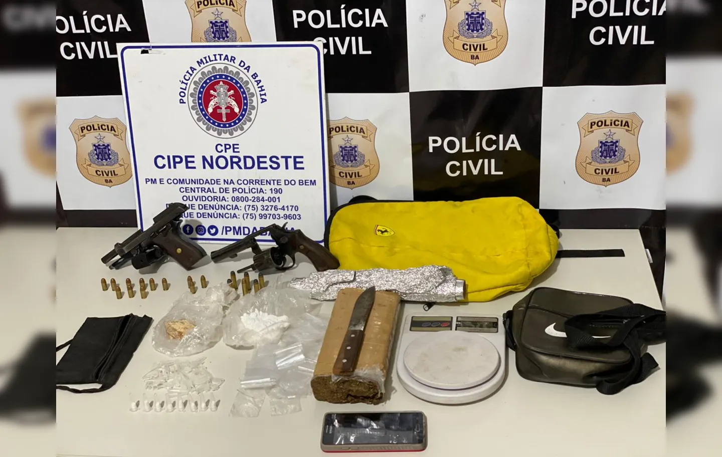 Suspeitos foram autuados por posse ilegal de arma, tráfico de drogas e associação ao tráfico | Foto: Divulgação | SSP