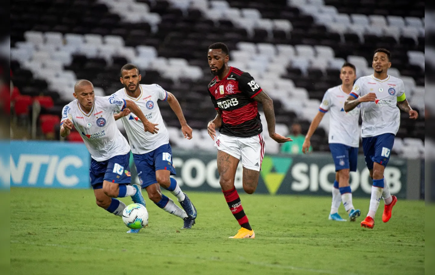 Depois de virar em cima do Flamengo, o Bahia voltou a vacilar e saiu derrotado