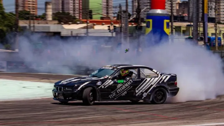 Imagem ilustrativa da imagem Piloto baiano de drift tenta criar condições para treinar em Salvador