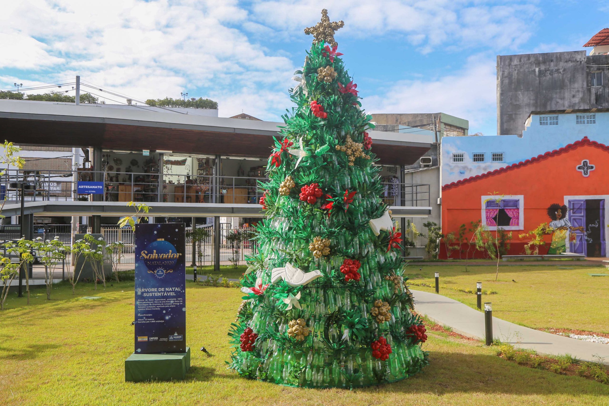 Decoração de Natal com materiais recicláveis decoram ruas de Salvador | A  TARDE